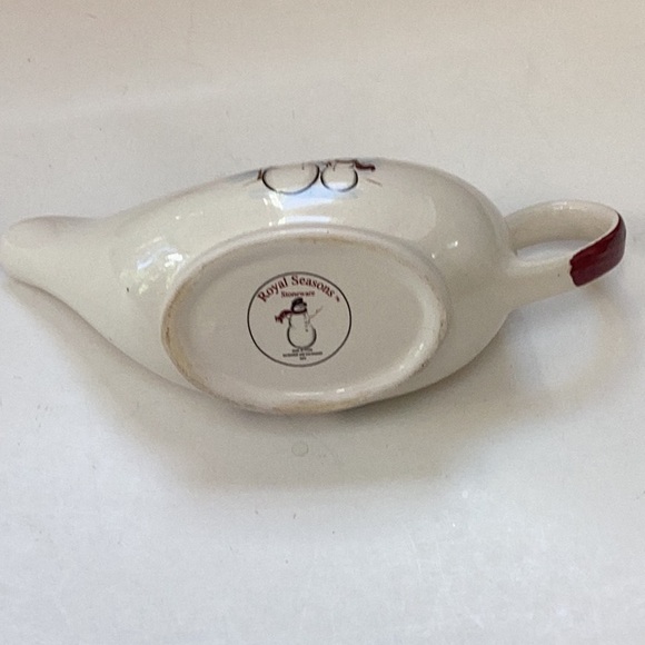 Royal Seasons Stoneware Snowman Family Large Sauce Pitcher Gravy Boat - Picture 8 of 11
